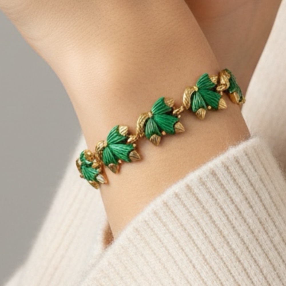 Vintage Marvella Gold-Tone Leaf Link Bracelet